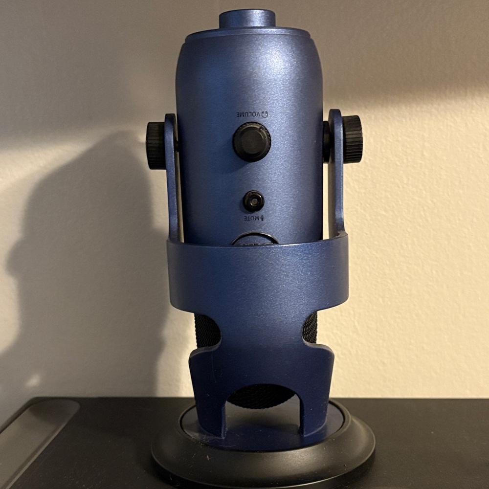 Yeti Midnight Blue Microphone